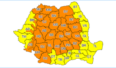 Cod galben și cod portocaliu de furtuni și ploi abundente, de vineri seară până duminică dimineață