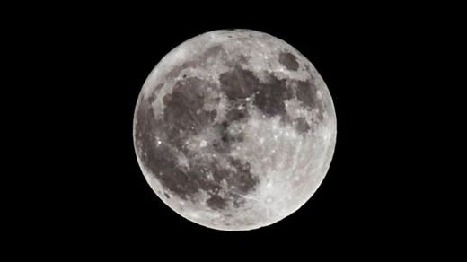 VIDEO NASA a descoperit apă pe fața vizibilă a Lunii