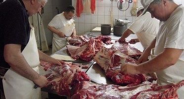 Germania va interzice subcontractarea în abatoarele sale