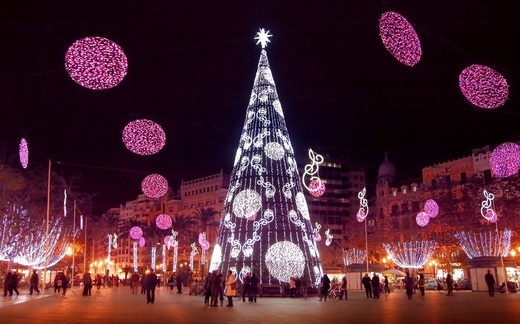 Guvernul spaniol limitează reuniunile de Crăciun și de Anul Nou la 10 persoane de familie