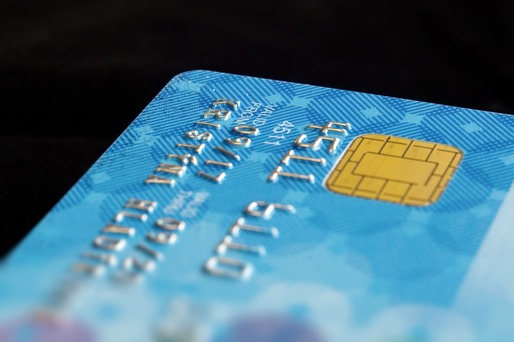 Nou mecanism de indexare pentru beneficiile sociale, care să fie plătite pe carduri speciale