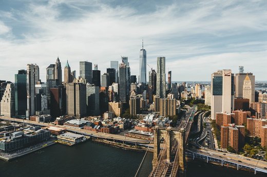 Statul New York autorizează redeschiderea marilor săli de spectacole și a stadioanelor