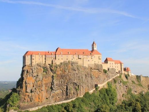 FOTO Ratingul de pe Google al Castelului prințului Emanuel von und zu Liechtenstein a fost restabilit, iar recenziile negative ale câtorva mii de români, șterse