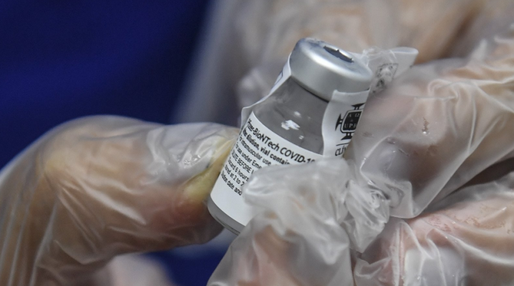 O tânără, vaccinată la Toscana, din greșeală, cu 6 doze de vaccin împotriva covid-19 Pfizer-BioNTech