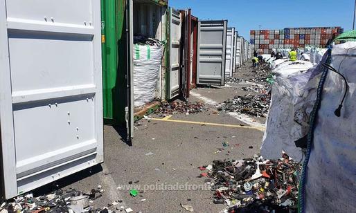 FOTO Alte 15 containere încărcate cu deșeuri din Germania, descoperite în Portul Constanța