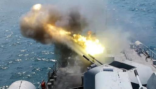 VIDEO Trageri de luptă în Marea Neagră: Fregata Mărășești a folosit armamentul din dotare în cadrul unui amplu exercițiu militar