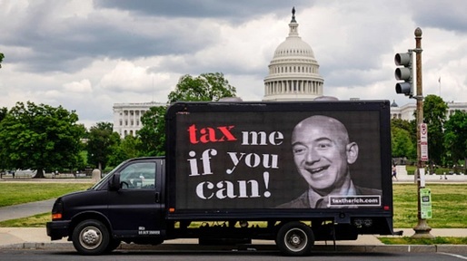 Milionari care susțin majorarea taxelor pentru bogați au organizat proteste în New York și Washington, inclusiv la locuințele lui Jeff Bezos