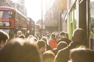 Rata șomajului din Marea Britanie a scăzut neașteptat