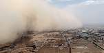 VIDEO O furtună puternică de nisip ”înghite” în doar câteva minute orașul chinez Dunhuang