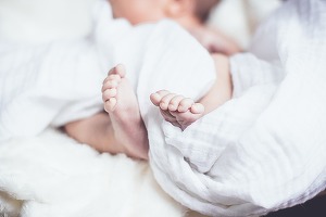 Coronavirus: Pandemia taie natalitatea. Corelații cu gripa spaniolă