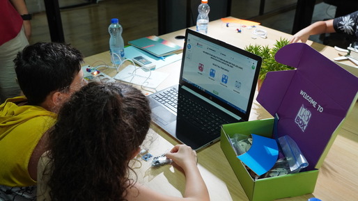 Labbox, companie din Kosovo care produce kituri electronice prin care copiii pot învăța disciplinele STEM, targetează 200.000 de euro pe SeedBlink. Compania vrea să intre în România și Bulgaria