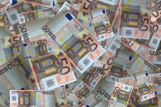 Franța va majora salariul minim la 10,48 euro pe oră