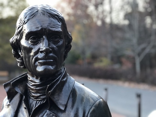 Statuia lui Thomas Jefferson, unul dintre părinții fondatori ai SUA - înlăturată din primăria New York fiindcă ...a avut sclavi