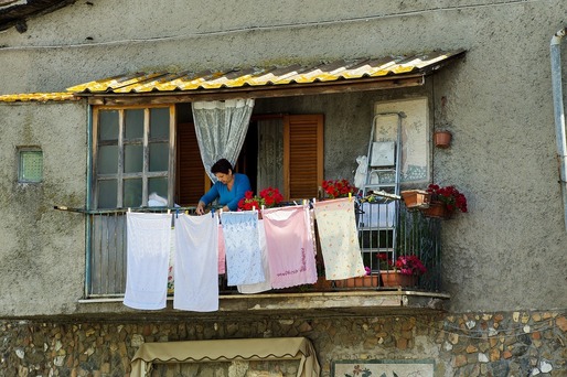 Italia: Badantele care nu au certificatul verde trebuie să plece din casa în care lucrează și locuiesc