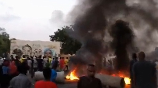 VIDEO Haos în Sudan după ce mai mulți membri ai guvernului civil au fost arestați