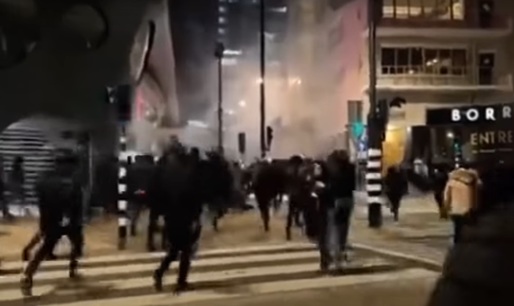 VIDEO Incidente violente la Rotterdam între forțele de ordine și manifestații contra măsurilor restrictive impuse de autoritățile olandeze