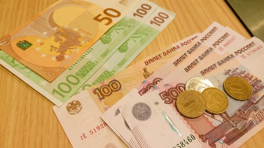 Rusia evită default-ul datoriilor, plătind în valută pentru două emisiuni de euroobligațiuni