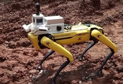 VIDEO De la barmani la inspectori de șantier: Roboții din Singapore acoperă deficitul de forță de muncă