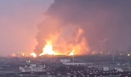 VIDEO Incendiu la o uzină chimică din Shanghai