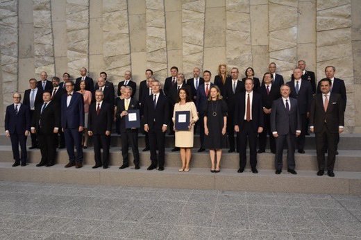 Parlamentul României a ratificat protocoalele de aderare a Suediei și Finlandei la NATO după ce Consiliul Legislativ a corectat... traducerea din engleză