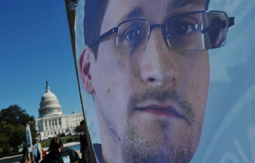 Edward Snowden a primit pașaport rusesc