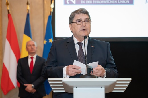 Ministerul de Externe a chemat în țară ambasadorul din Austria, ”un gest politic care subliniază poziția României de dezacord ferm cu conduita Austriei și indică decizia de diminuare a nivelului actual al relațiilor cu acest stat”