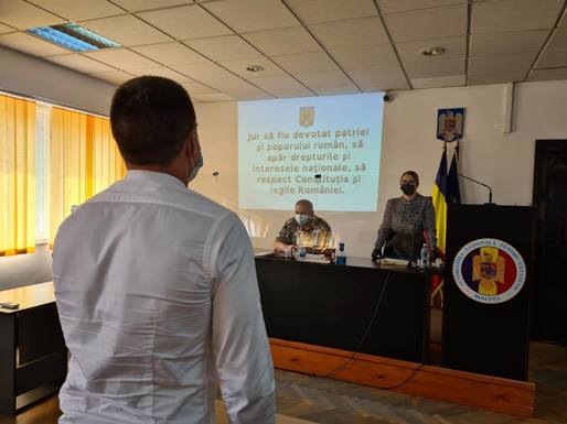 Iohannis reclamă ca neconstituțională legea care permite străinului căsătorit cu un român să obțină cetățenia română chiar dacă ambii locuiesc în străinătate
