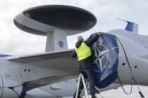 VIDEO&FOTO Prima aeronavă spion NATO a venit în România