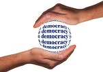 Publicație germană: Democrația este în regres în întreaga lume. Un proces similar poate fi observat și la o cincime din membrii UE, în frunte cu Ungaria și Polonia, urmate de Bulgaria și România