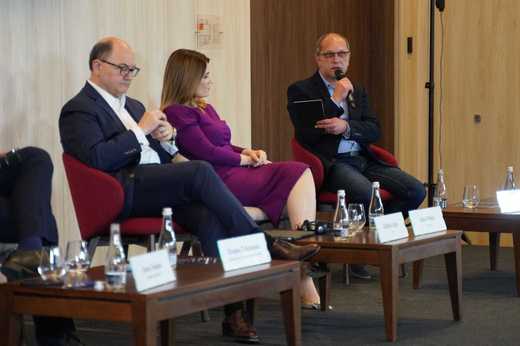 Conferința EU FUNDS Profit.ro FirstBank și Visa - Focus Brașov. Director CJ Brașov: În administrația publică încă se țin situații în Word, este nevoie de instruire și aplicații intuitive