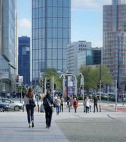 Avertisment - Este puțin probabil ca inteligența artificială să distrugă majoritatea locurilor de muncă, dar lucrătorii de birou sunt în pericol