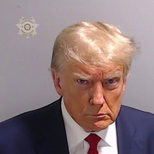 Donald Trump s-a prezentat la o închisoare din Atlanta pentru a fi amprentat și fotografiat ca inculpat în cel de-al patrulea dosar penal cu care se confruntă
