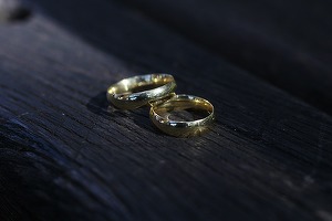 DECIZIE România, obligată să recunoască cuplurile de același sex. Marea Curte a CEDO a respins apelul extraordinar al Guvernului Ciolacu