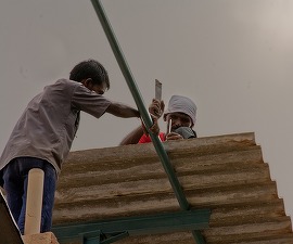 Tinerii ar trebui să muncească 70 de ore pe săptămână, spune un miliardar indian