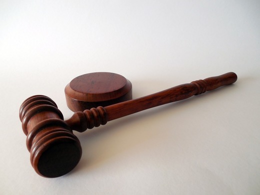 Fostul europarlamentar Laurențiu Rebega, fost vicepreședinte al Consiliului Județean Prahova, scapă de procesul penal în care era acuzat de accesarea de fonduri europene pe bază de documente falsificate