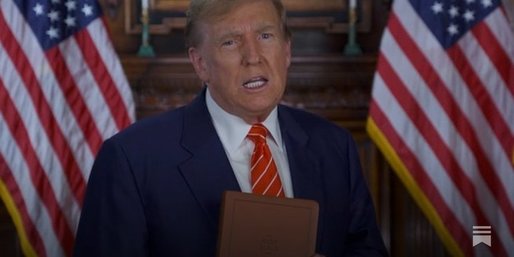 VIDEO Trump se lansează în vânzarea de Biblii