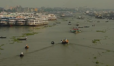 În Bangladesh, marea înghite pământul în ritm accelerat, acoperind locuințe