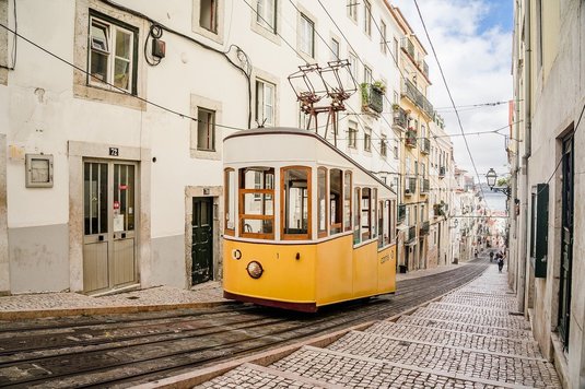 Portugalia vrea să reintroducă o scutire de de taxe controversată pentru rezidenții străini