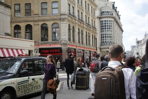 Imigrația redevine cea mai mare problemă pentru britanici pentru prima dată după Brexit
