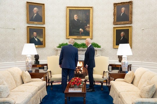 FOTO Biden și Trump au discutat timp de aproape două ore la Casa Albă