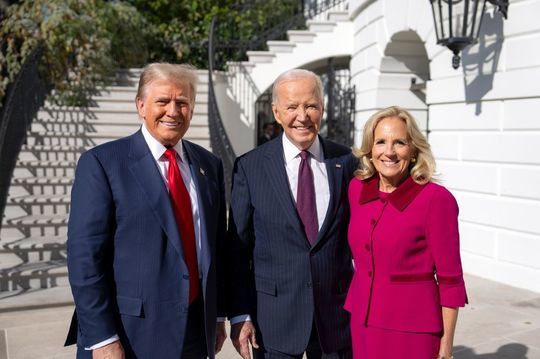 FOTO Biden și Trump au discutat timp de aproape două ore la Casa Albă