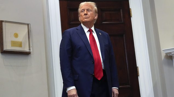 Trump anunță că urmează să impună taxe vamale statelor membre UE. ”Ei ne tratează foarte rău”