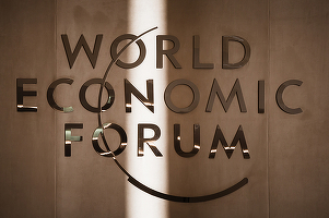 Forumul Economic Mondial WEF își anchetează fondatorul, Klaus Schwab, acuzat de delapidare
