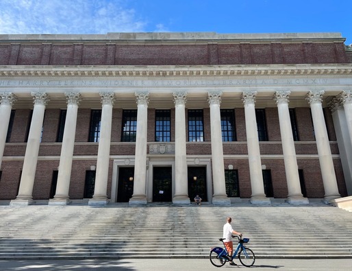 Trump retrage Universității Harvard scutirea de taxe. „Este ceea ce merită!”