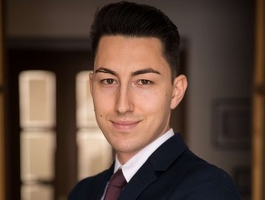 Av. STOICA Alin Marius a reprezentat cu succes un elev al Școlii de Poliție „Vasile Lascăr” pentru obținerea în instanță a unor daune morale în valoare de 5.000 de euro, ca urmare a exmatriculării sale nelegale