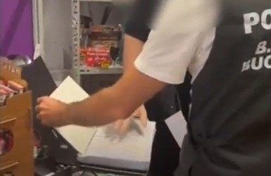 VIDEO Contrabandă cu detergent din Ucraina, DIICOT face zeci de percheziții