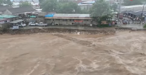 VIDEO Ploile torențiale și inundațiile au provocat moartea a 30 de persoane în Beijing