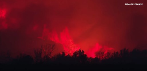 VIDEO Franța se luptă cu cel mai mare incendiu de vegetație din 1949