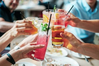 Consumul de alcool în SUA atinge un minim istoric