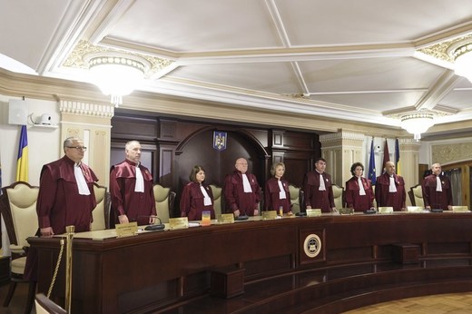 Curtea Constituțională, așteptată să decidă azi asupra legilor din pachetul 2 de măsuri destinate reducerii deficitului